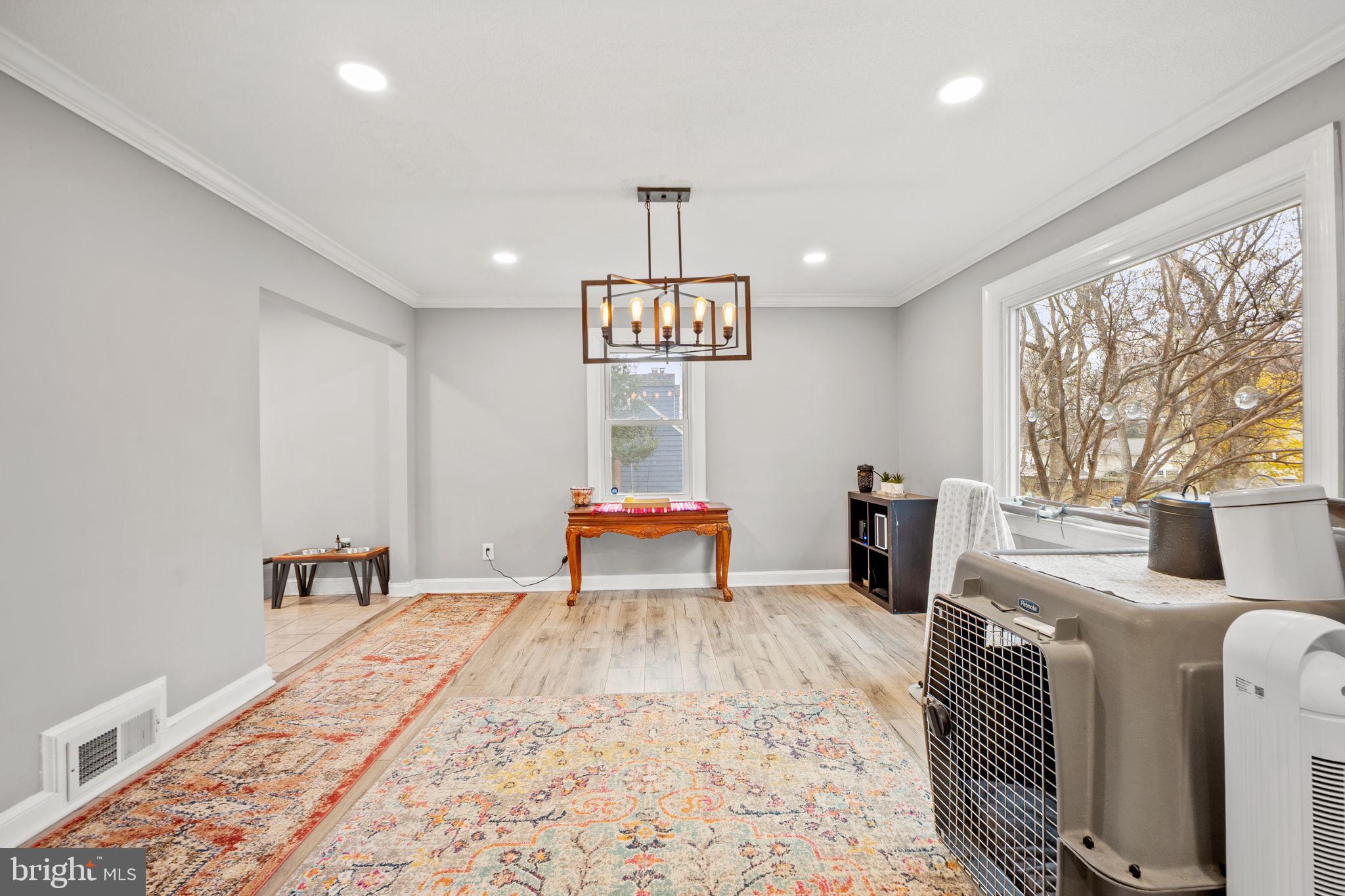 NEAR FALLS CHURCH - Residential