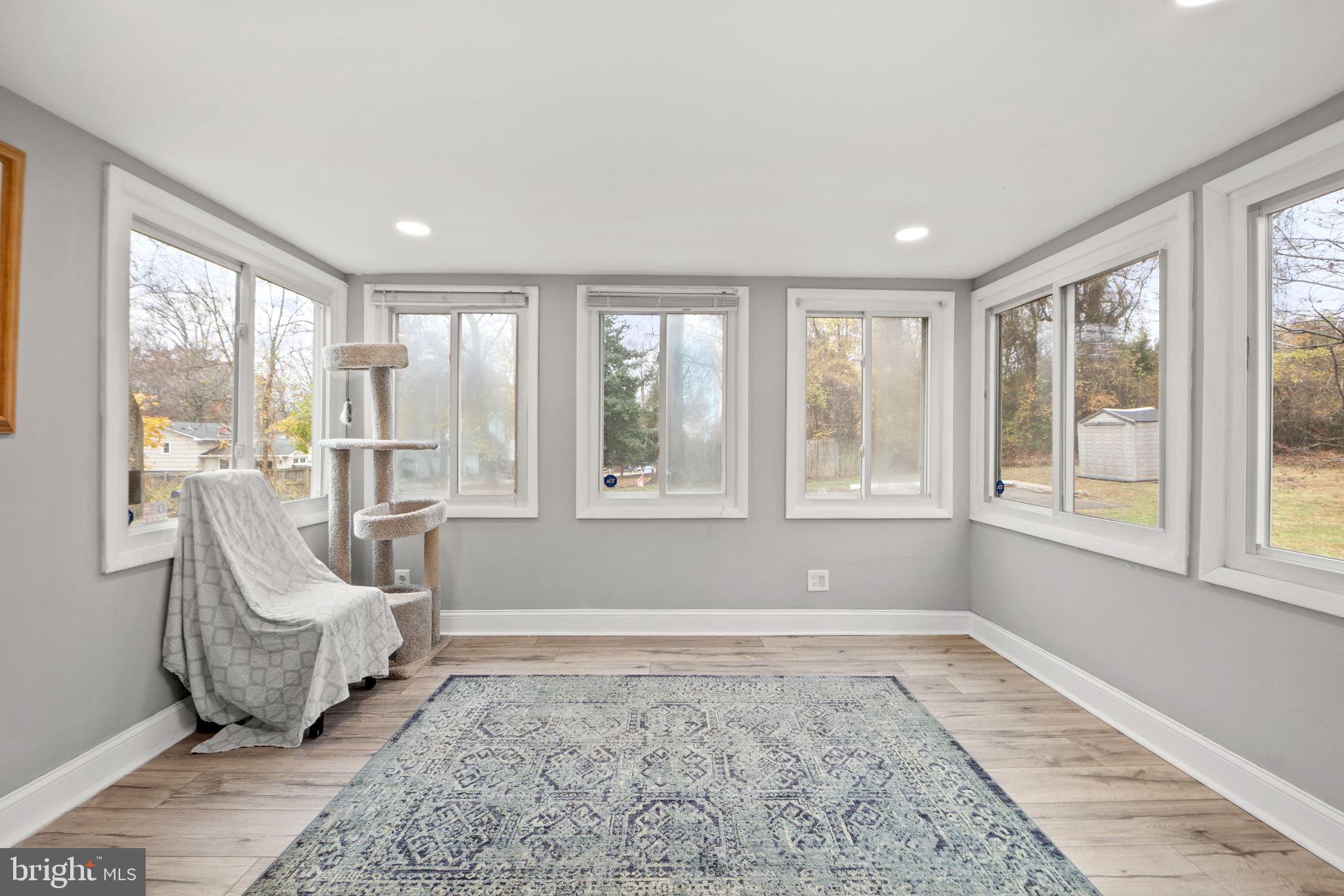 NEAR FALLS CHURCH - Residential