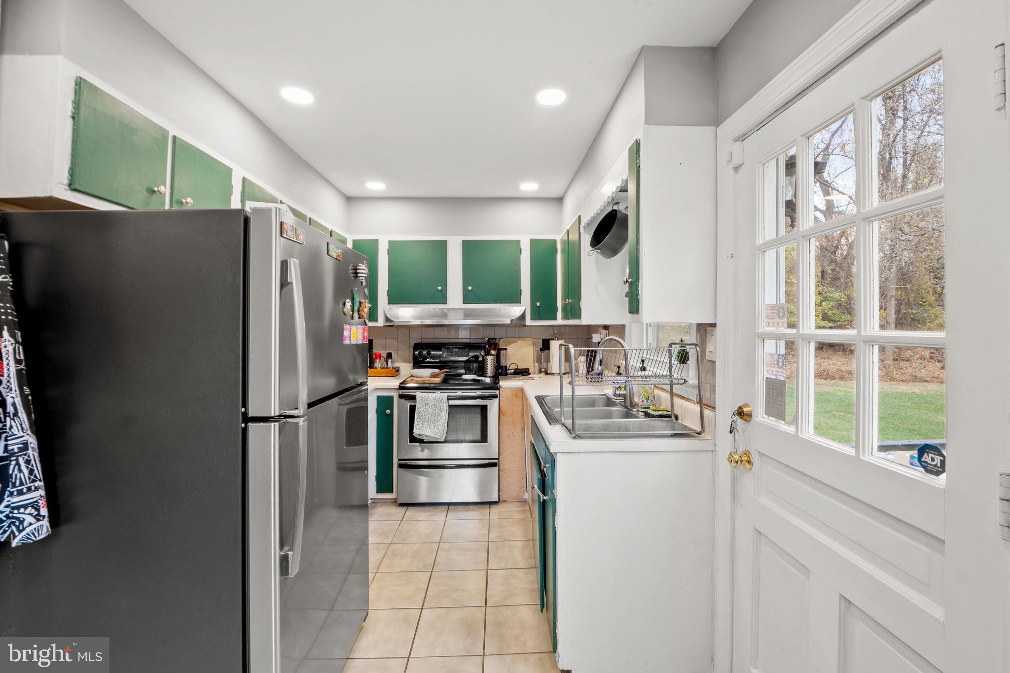 NEAR FALLS CHURCH - Residential