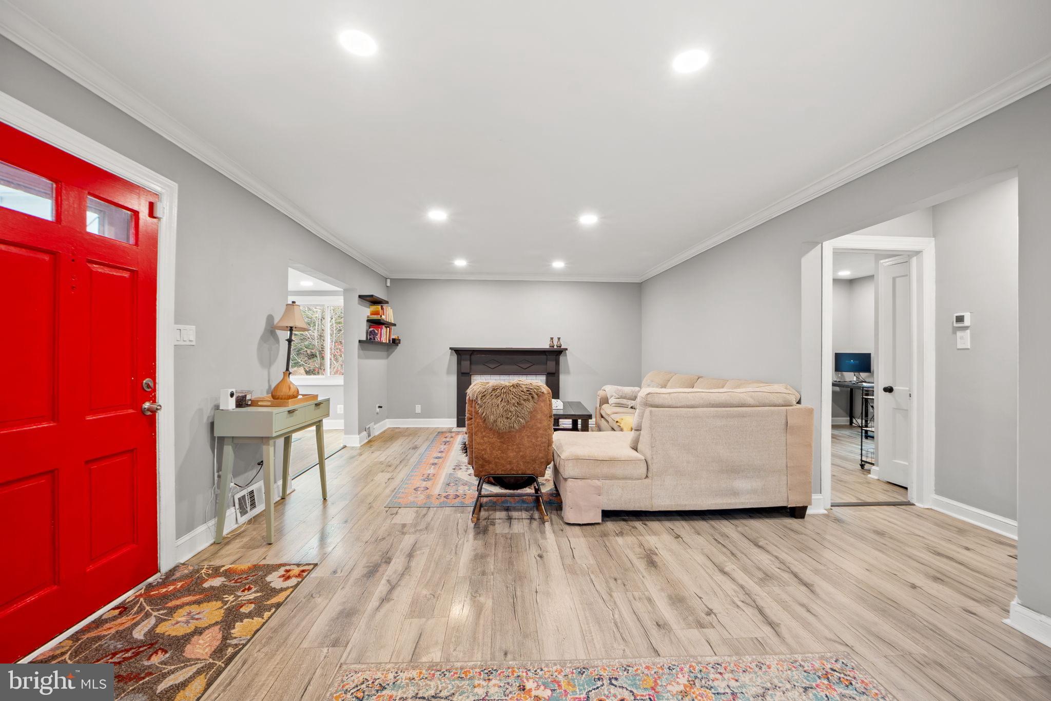 NEAR FALLS CHURCH - Residential