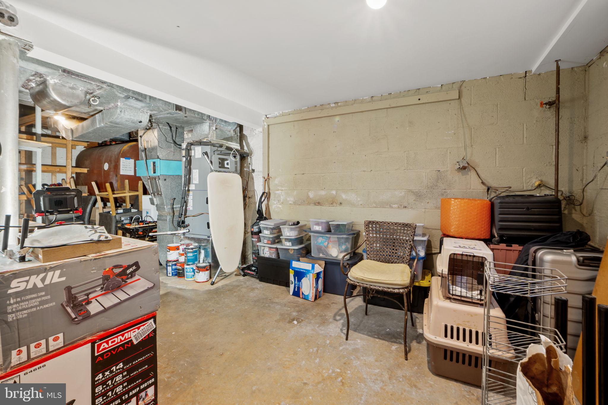 NEAR FALLS CHURCH - Residential