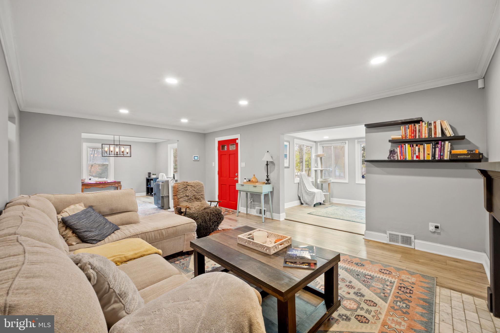 NEAR FALLS CHURCH - Residential