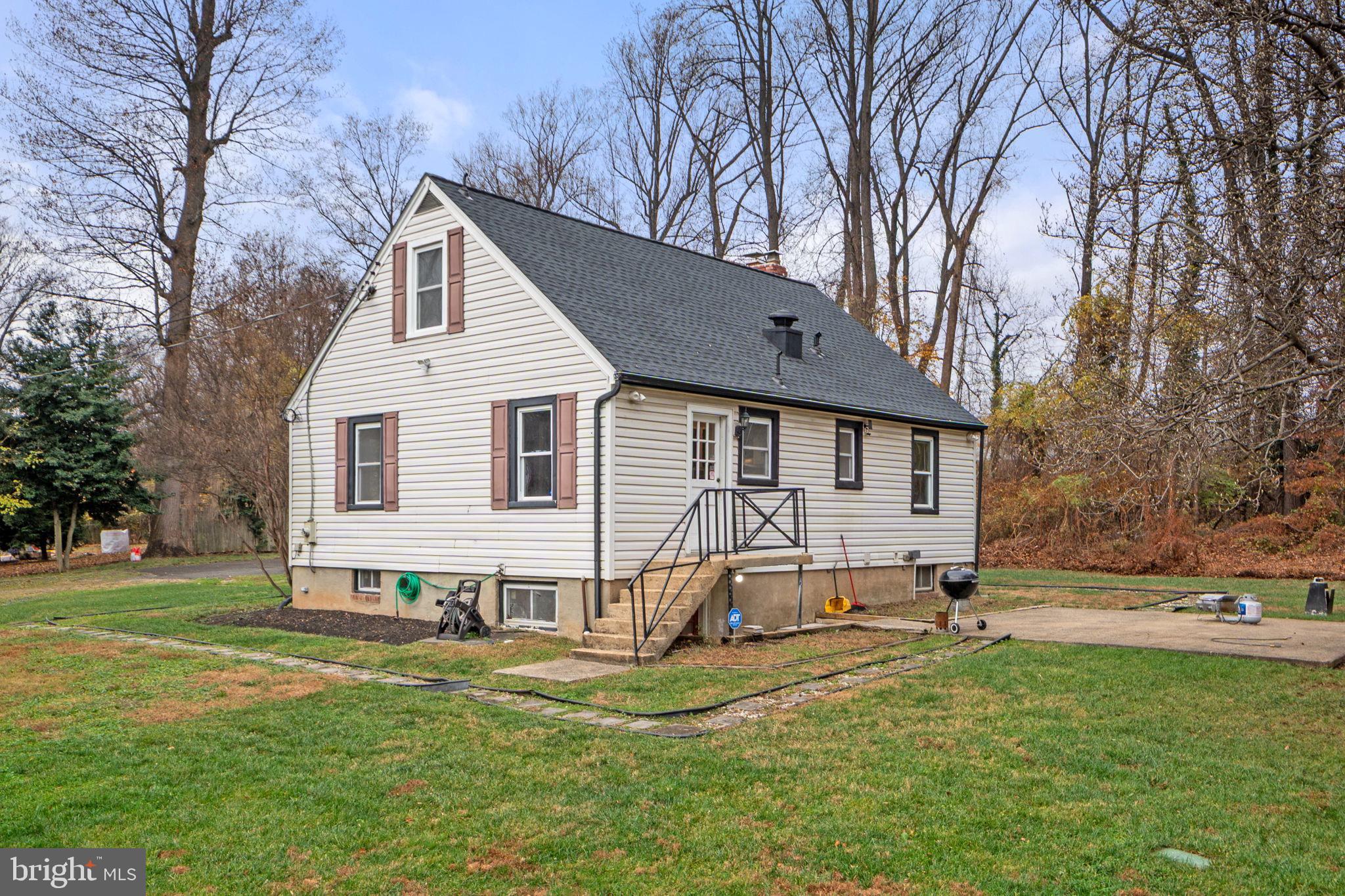 NEAR FALLS CHURCH - Residential