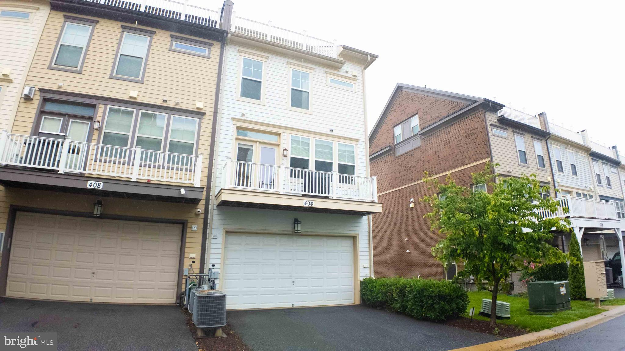 CROWN FARM - Residential