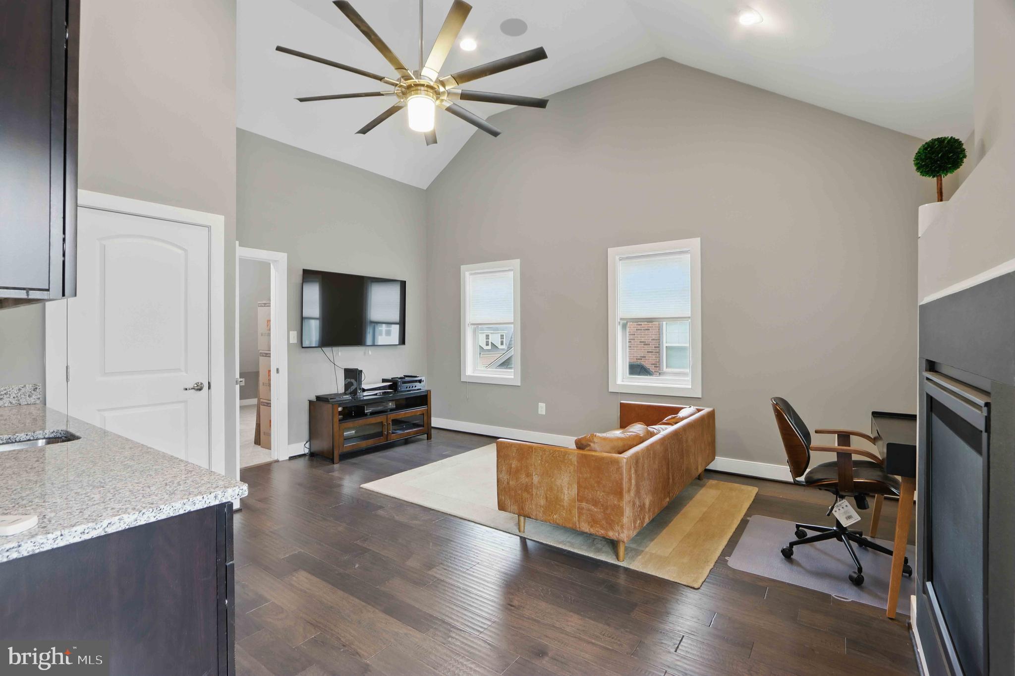 CROWN FARM - Residential