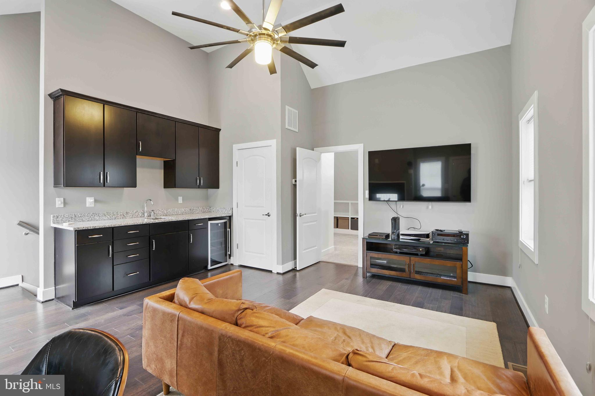 CROWN FARM - Residential