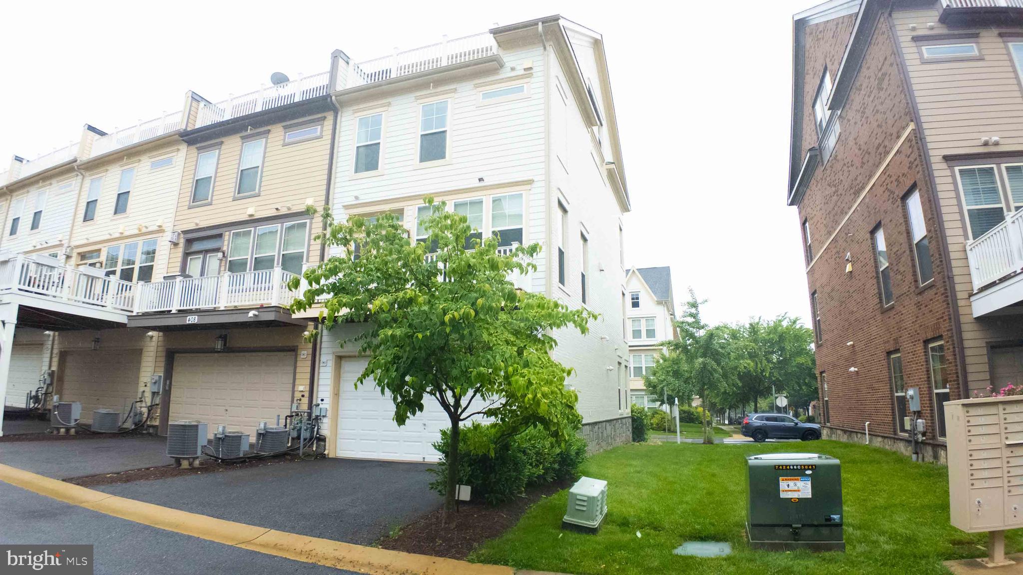 CROWN FARM - Residential