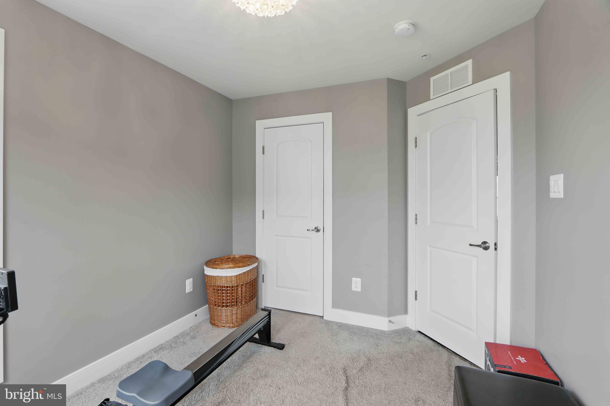 CROWN FARM - Residential