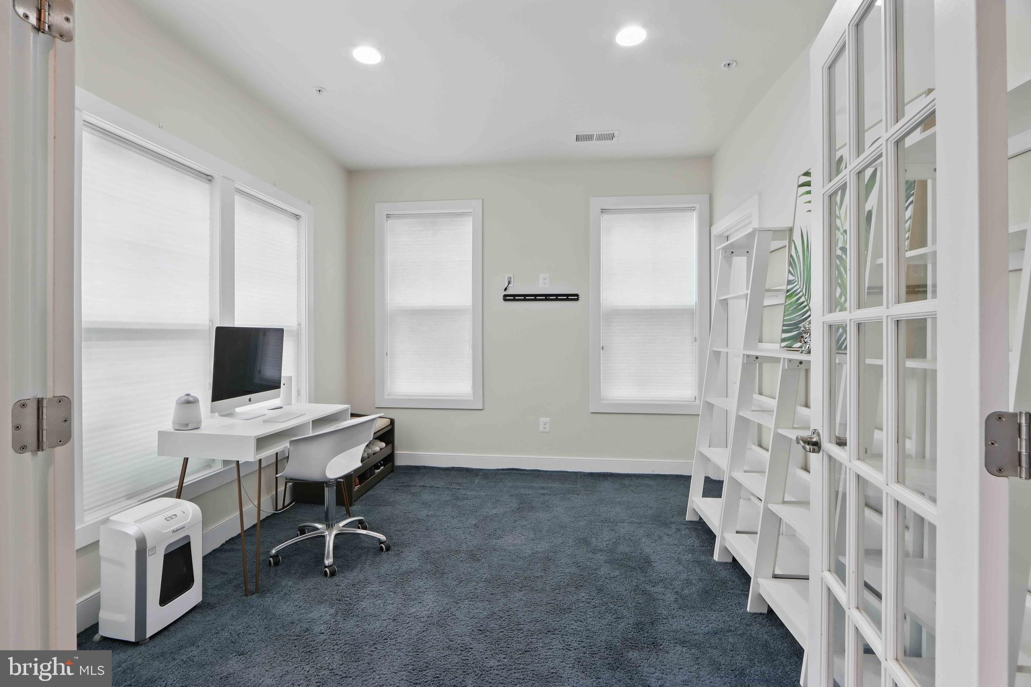 CROWN FARM - Residential