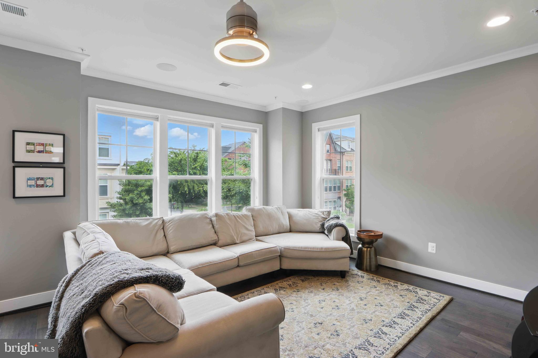 CROWN FARM - Residential