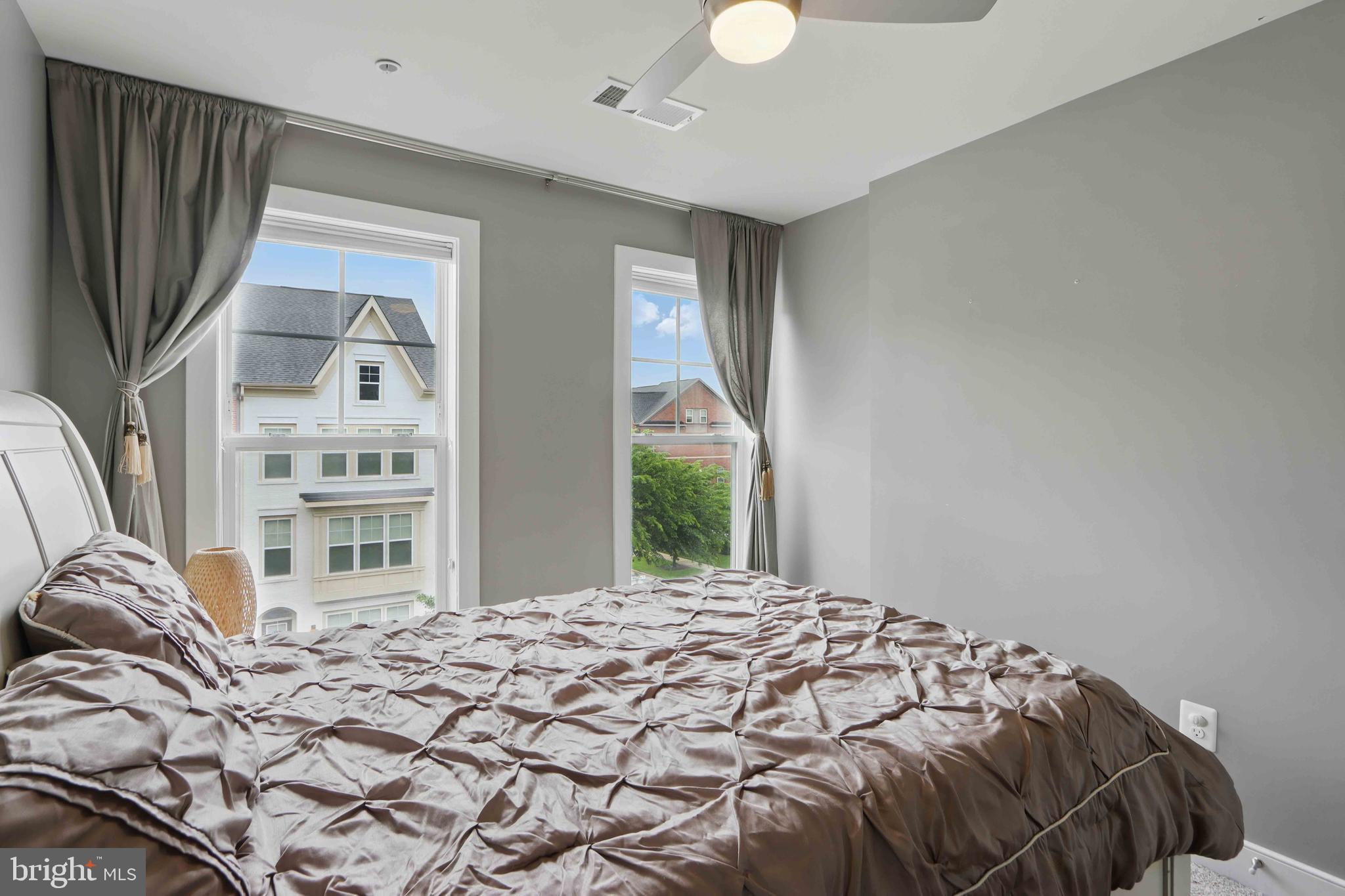 CROWN FARM - Residential