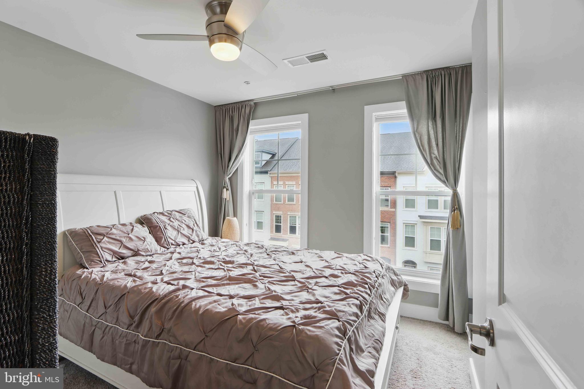 CROWN FARM - Residential