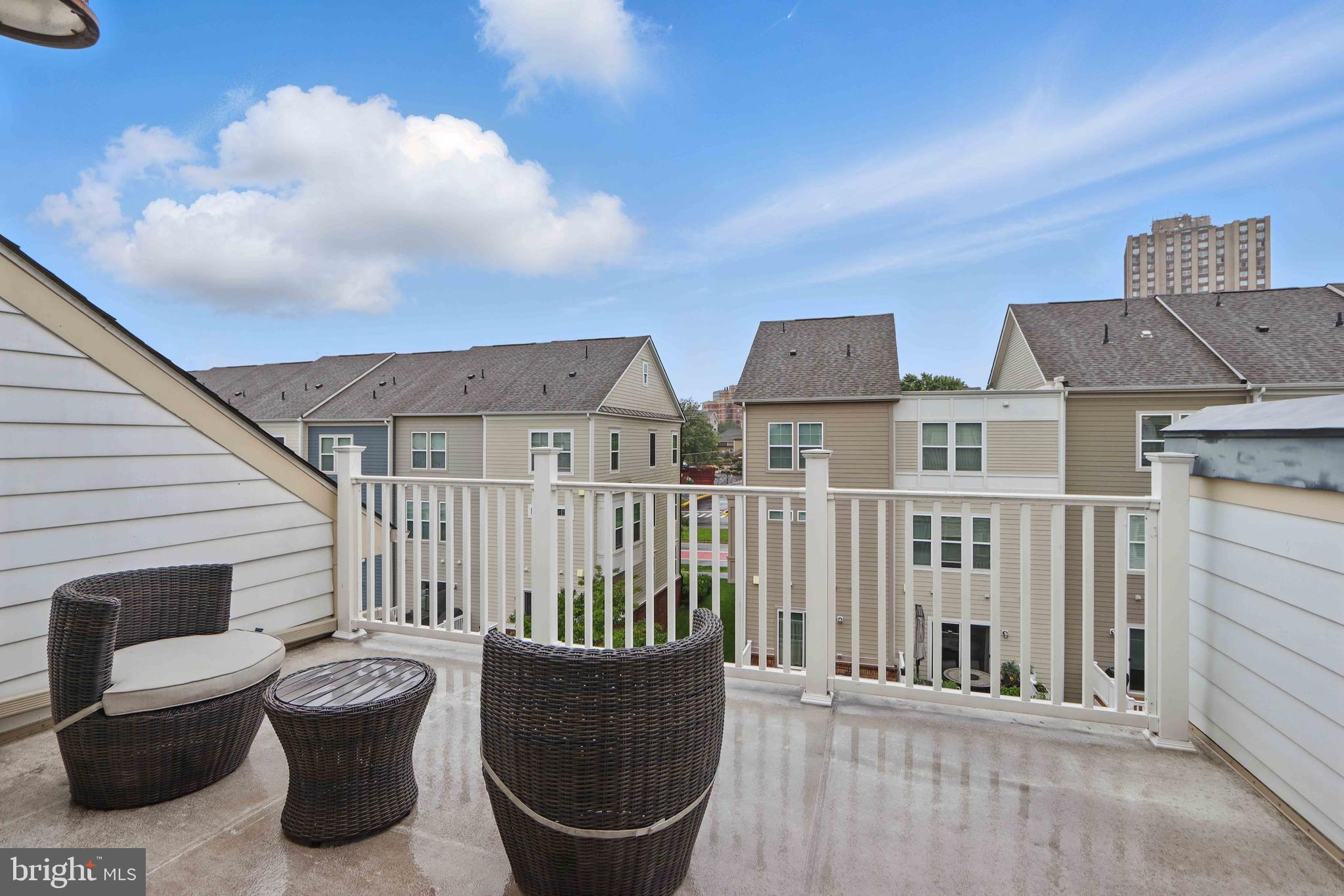 CROWN FARM - Residential