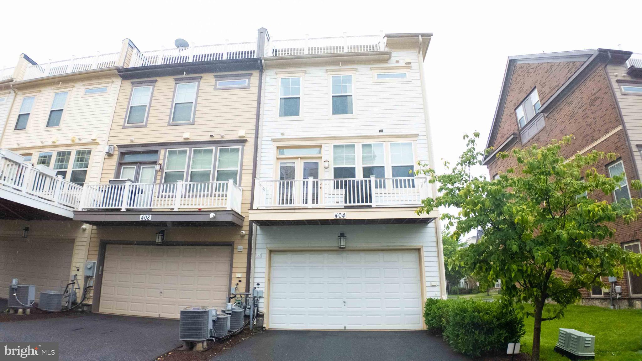 CROWN FARM - Residential