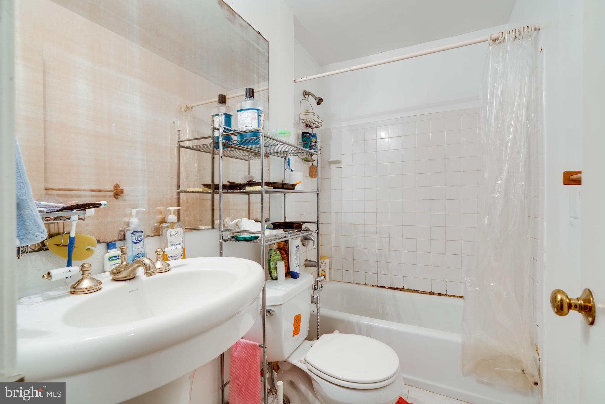 WASHINGTON SQUARE - Residential