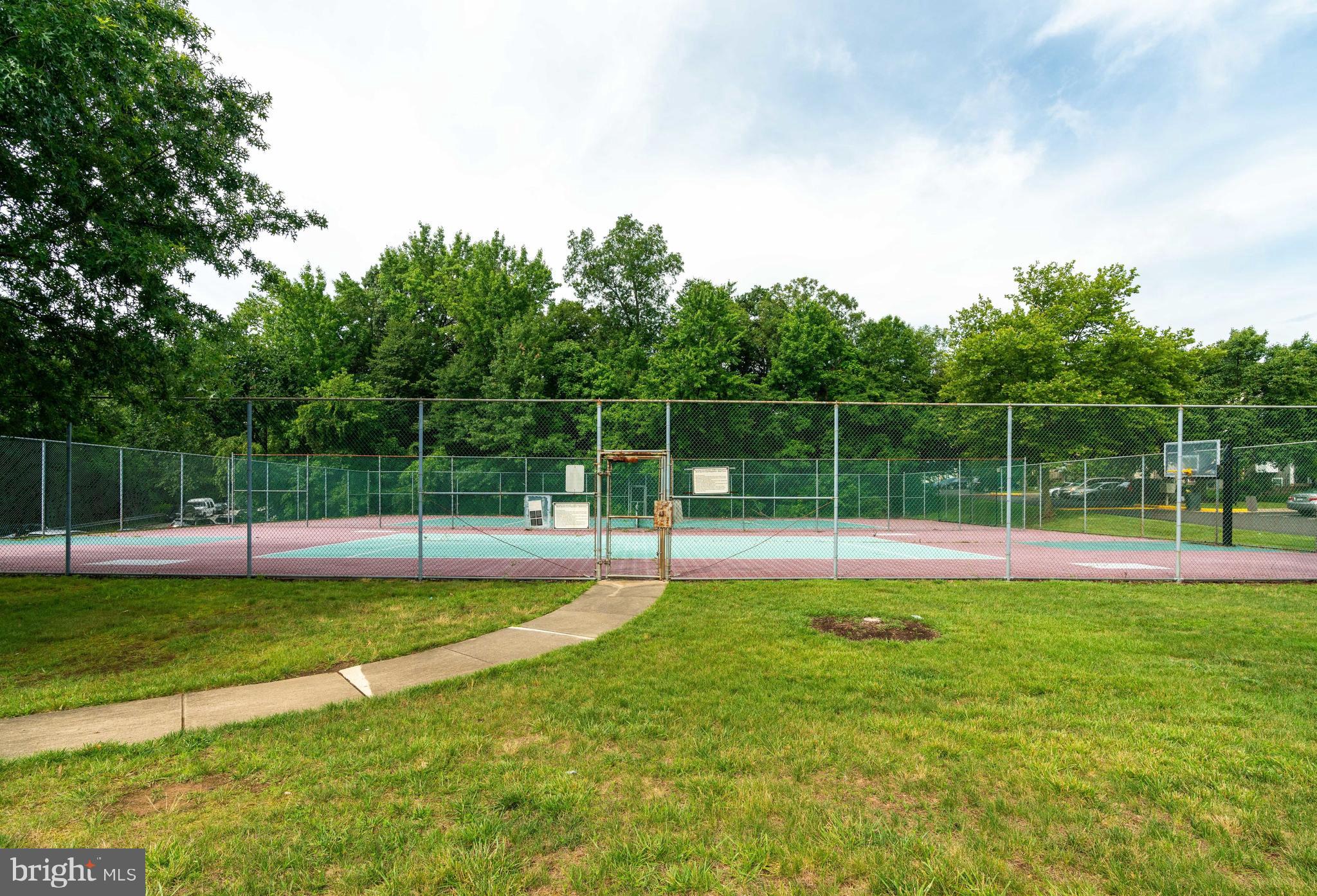 WASHINGTON SQUARE - Residential