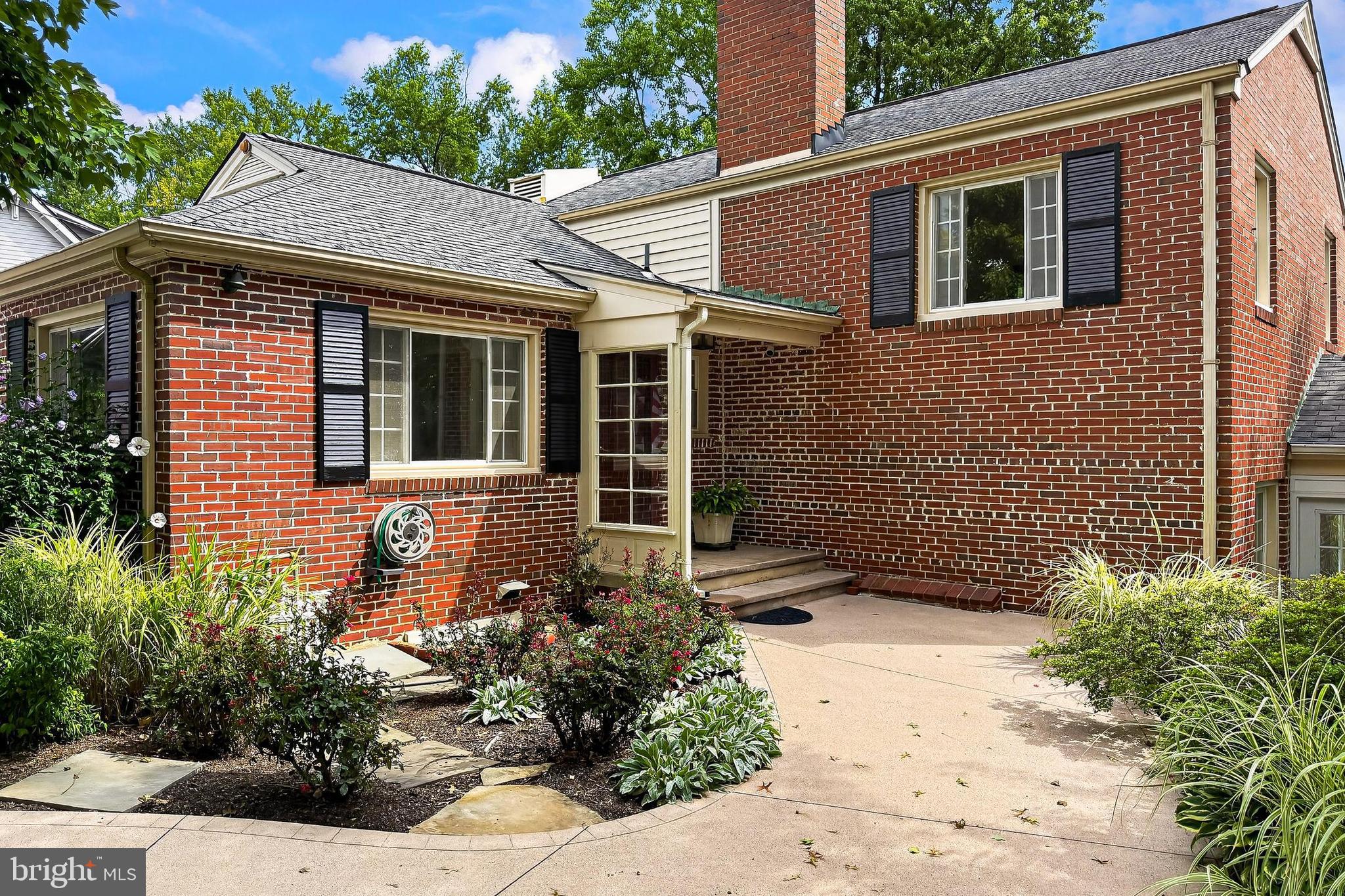 311 SKYHILL ROAD
