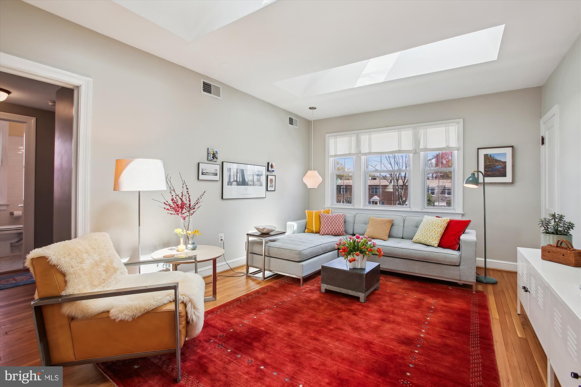 300 COMMONWEALTH AVENUE 4