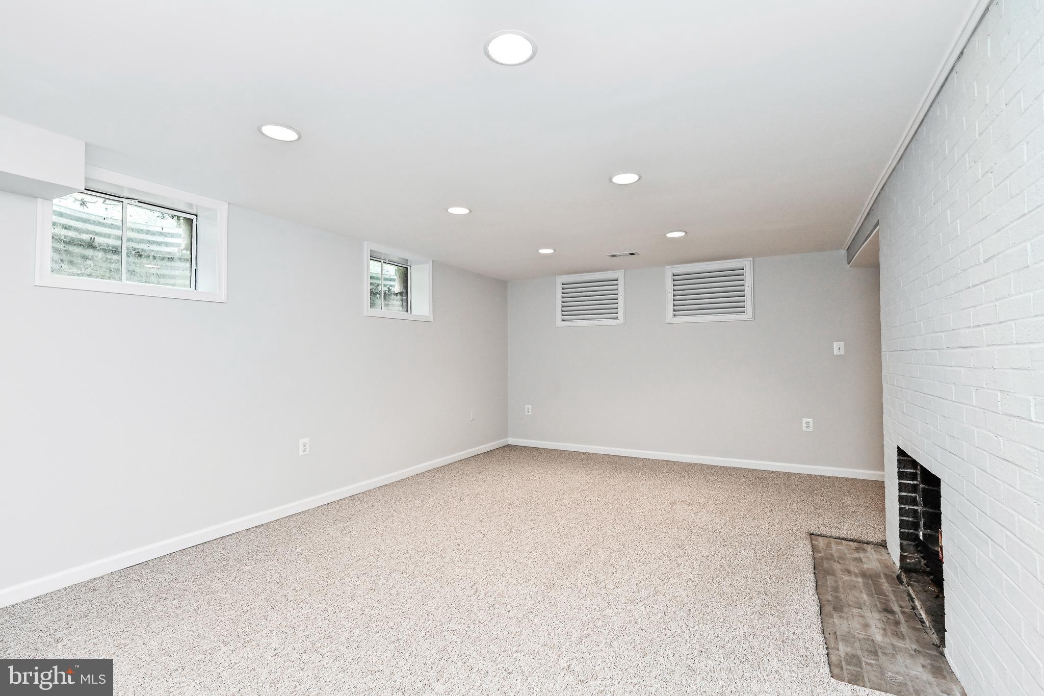 MT VERNON TERRACE - Residential Lease