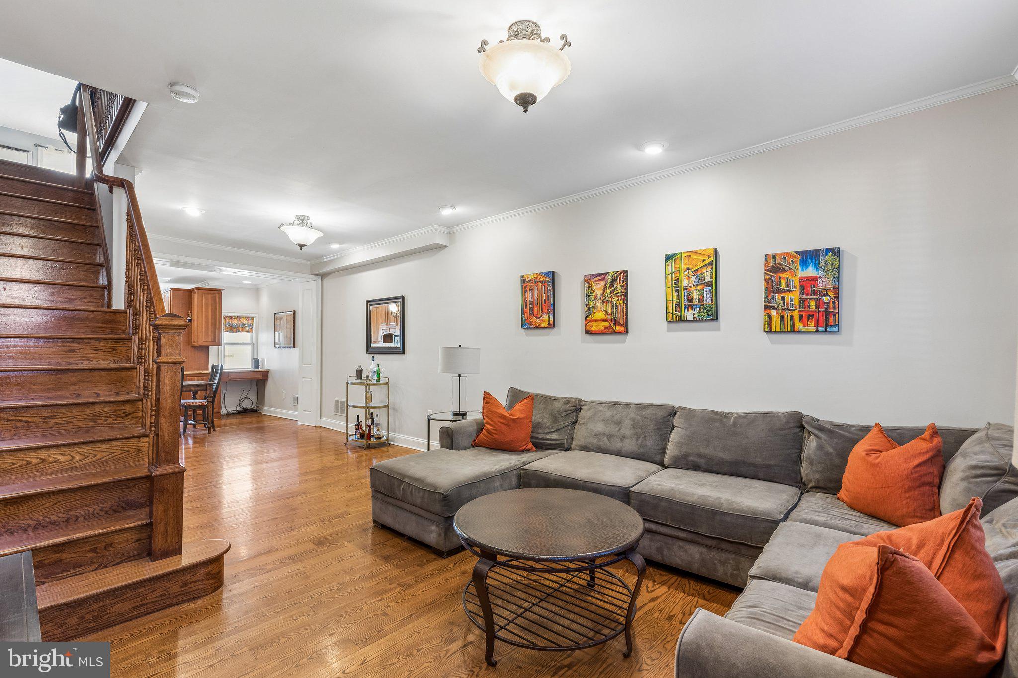 919 S 6TH STREET