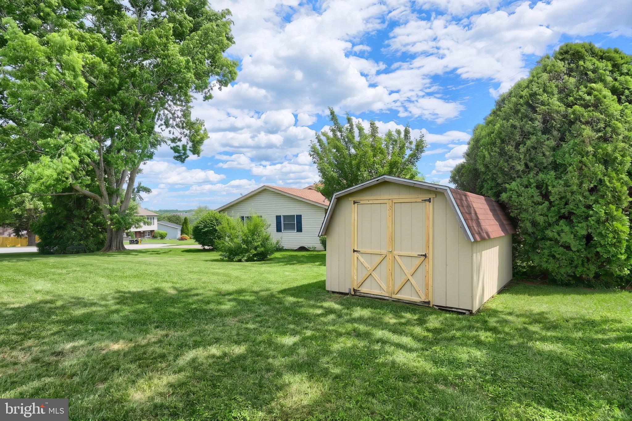 COLONIAL ACRES - Residential