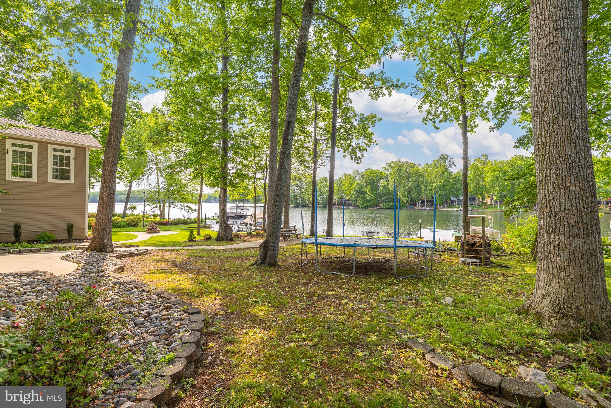 LAKE OF THE WOODS - Residential