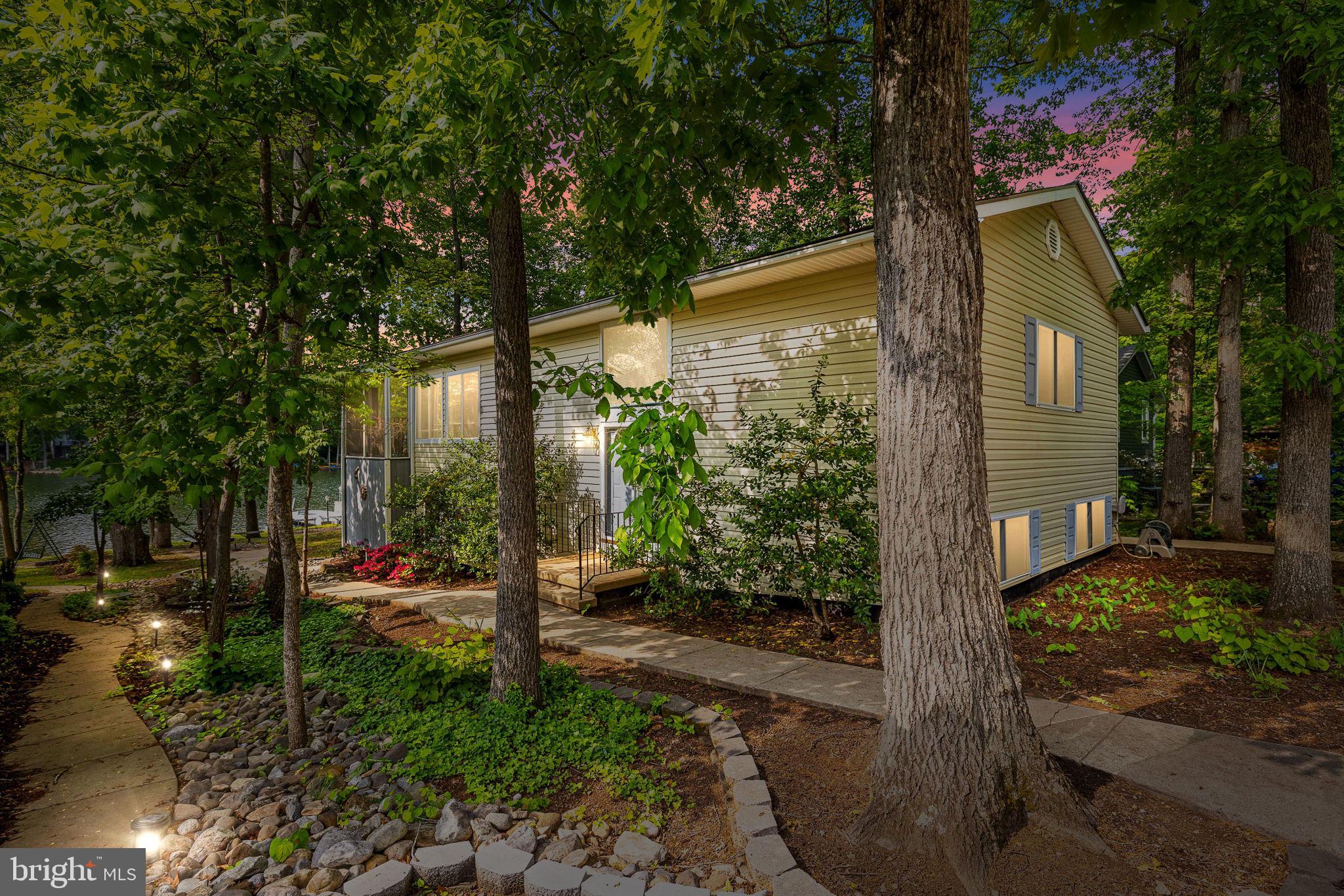 LAKE OF THE WOODS - Residential