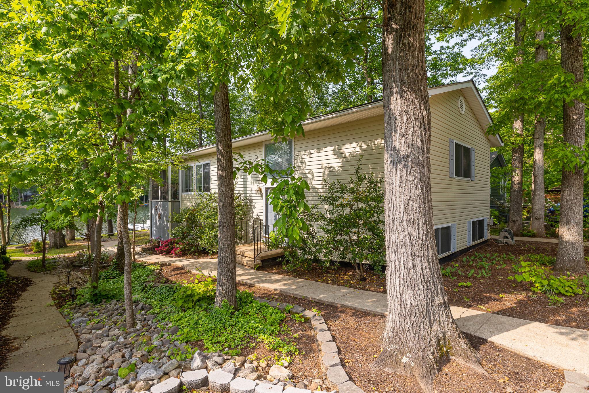 LAKE OF THE WOODS - Residential