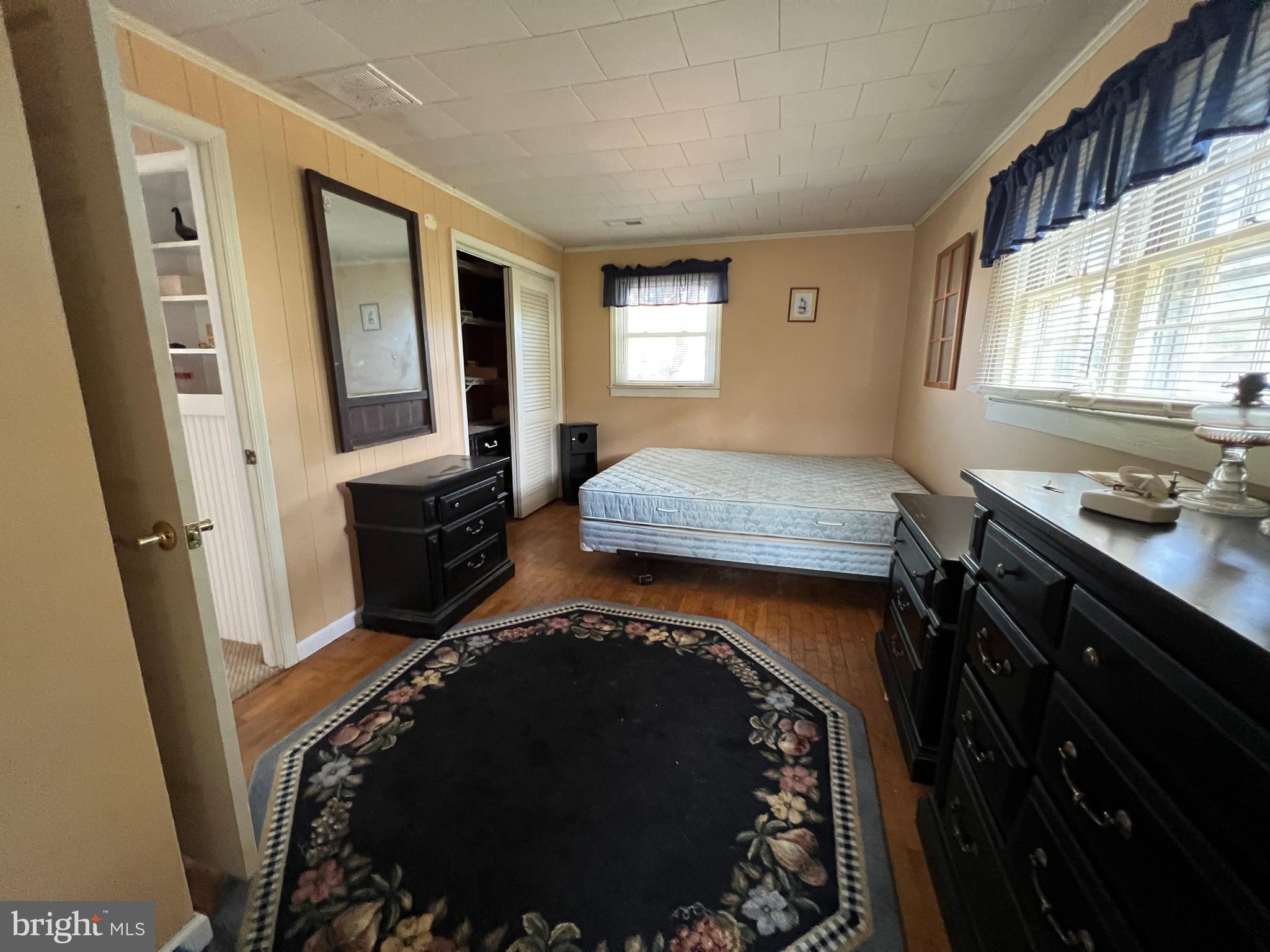 GLENN ACRES - Residential