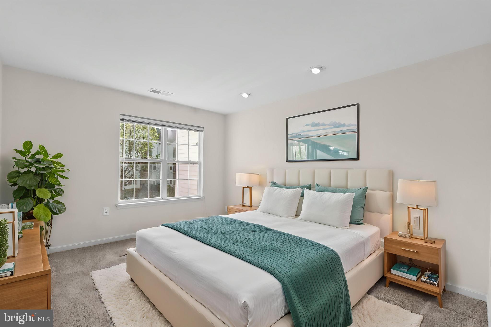 WOODLAND LAKE CONDO - Residential