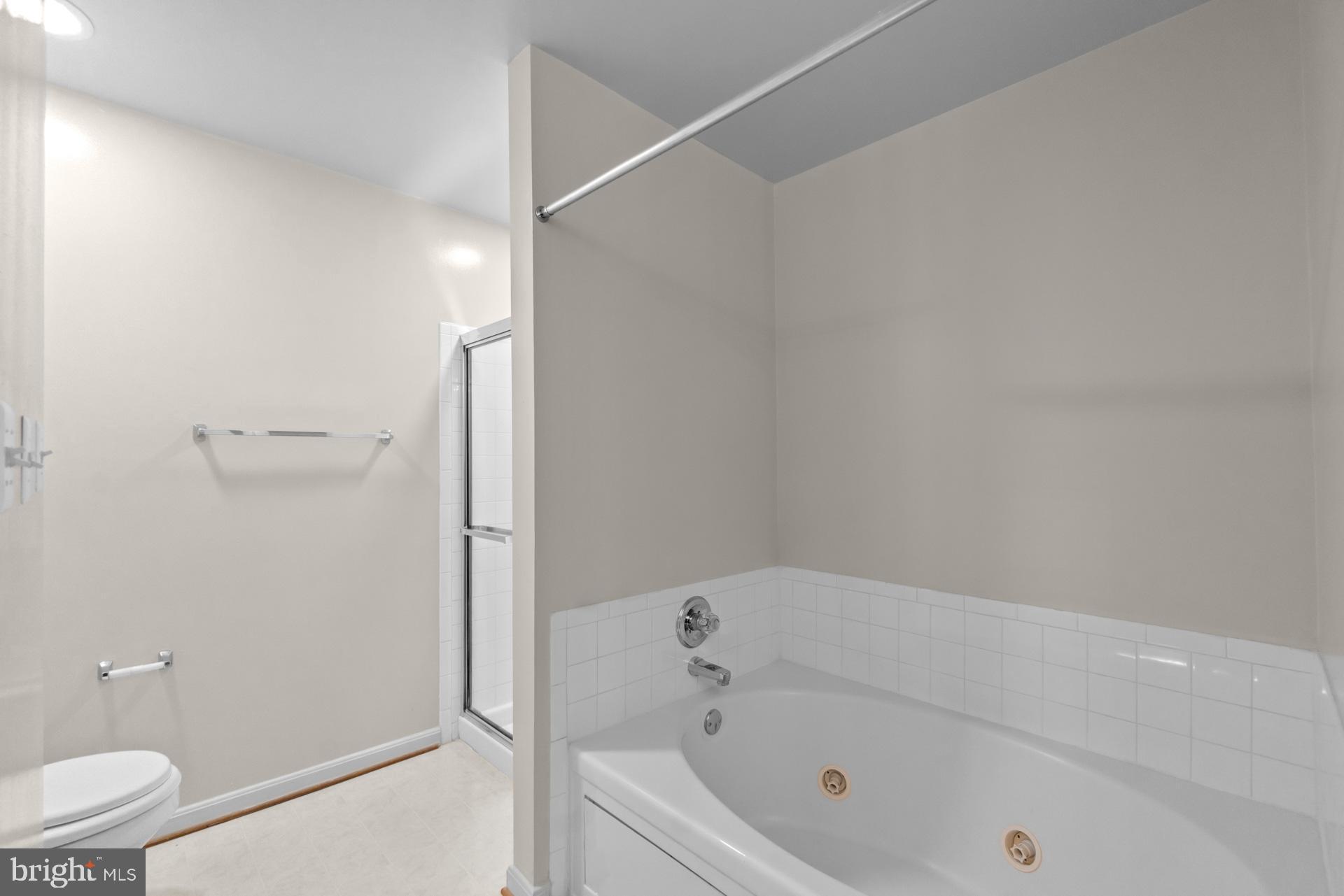 WOODLAND LAKE CONDO - Residential