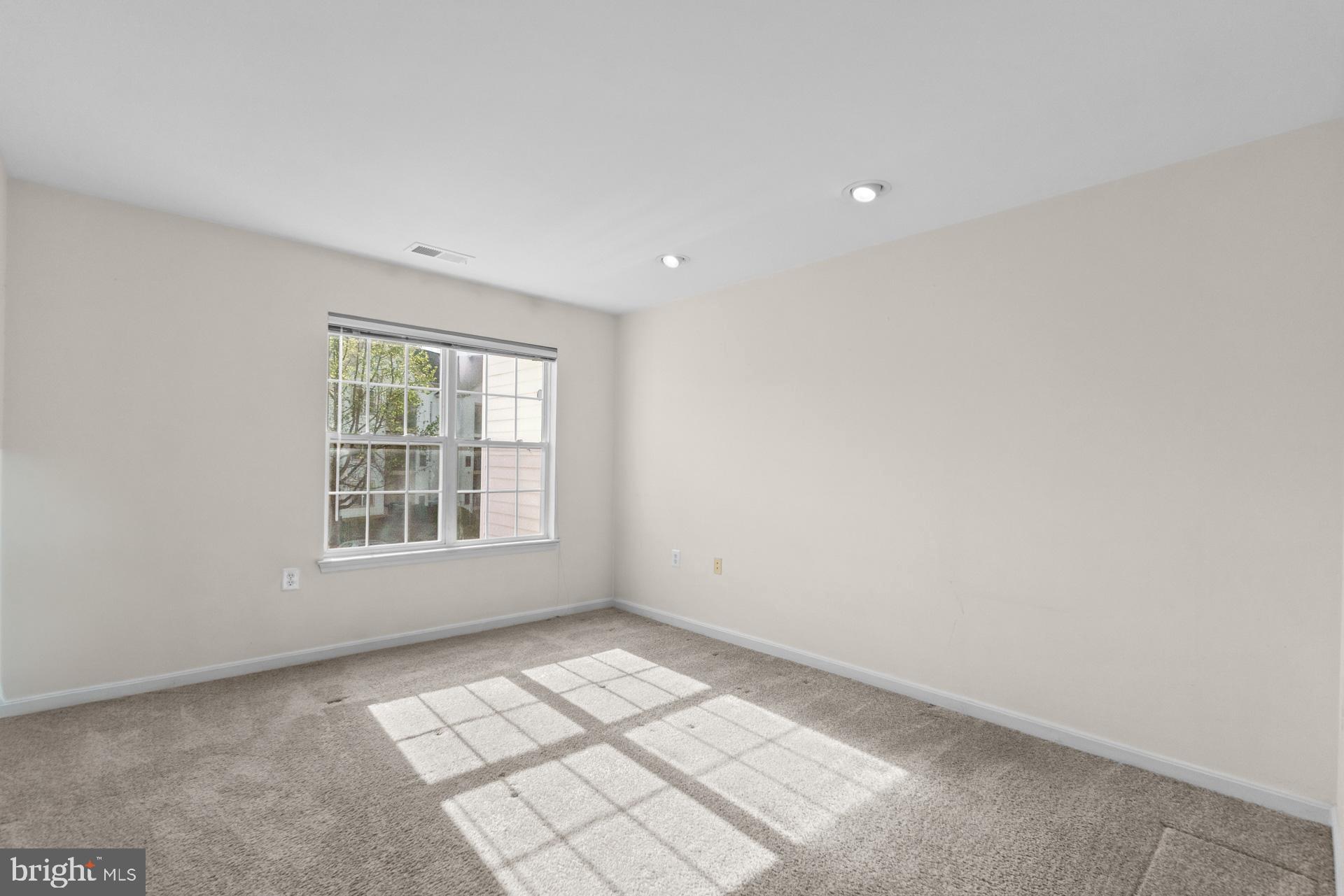 WOODLAND LAKE CONDO - Residential