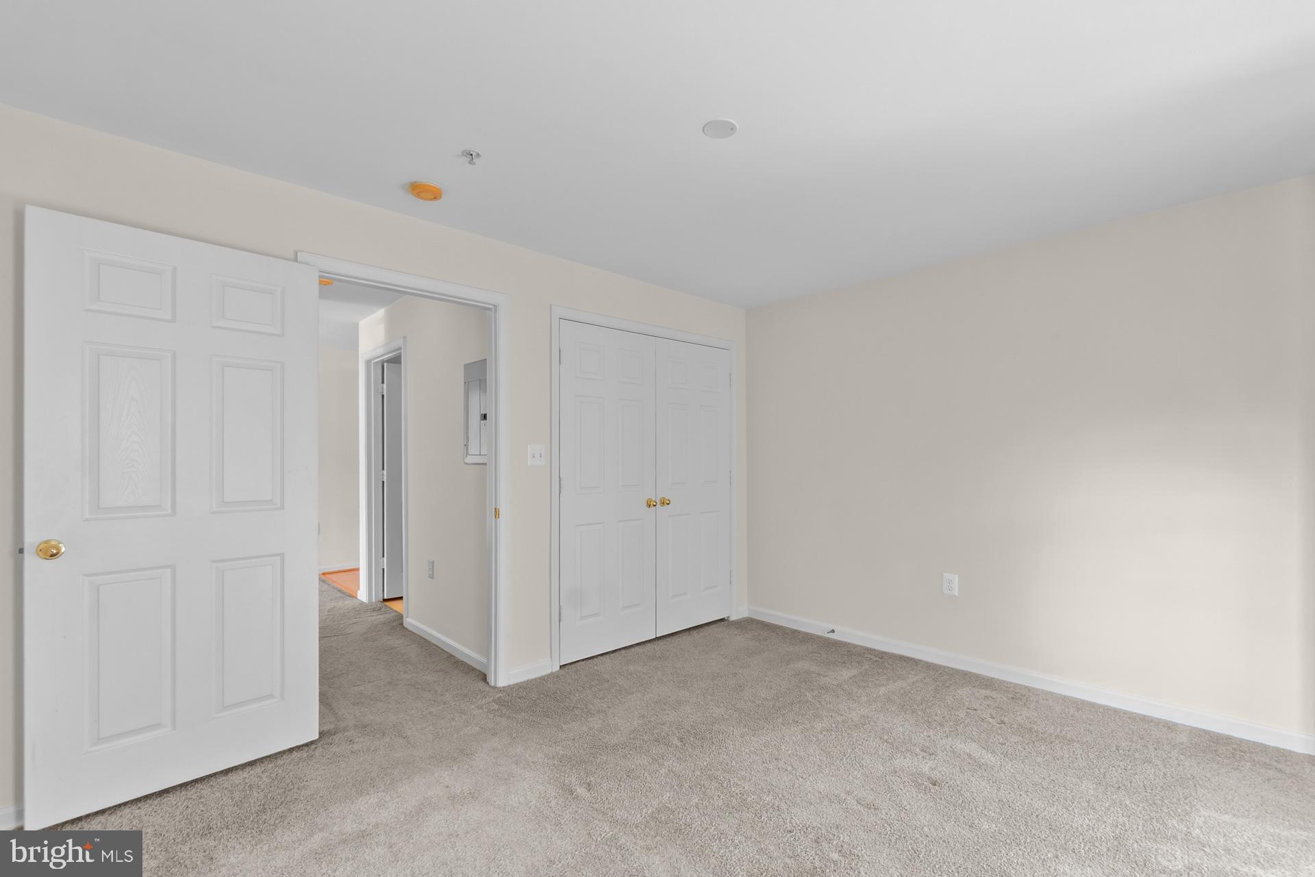 WOODLAND LAKE CONDO - Residential