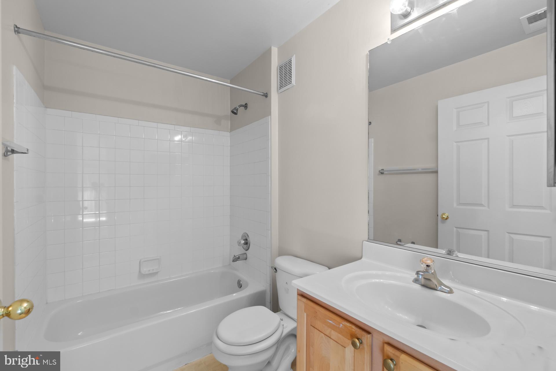 WOODLAND LAKE CONDO - Residential