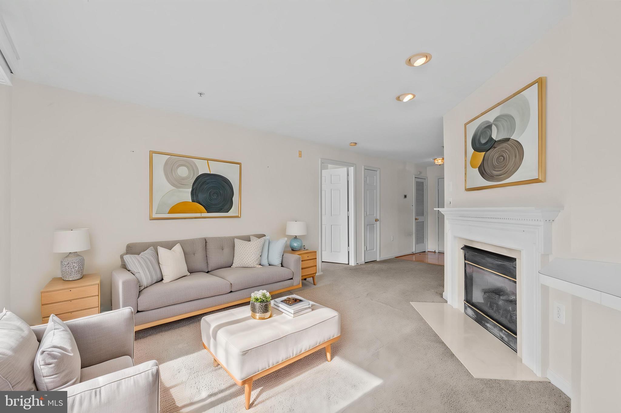 15608 EVERGLADE LANE D201