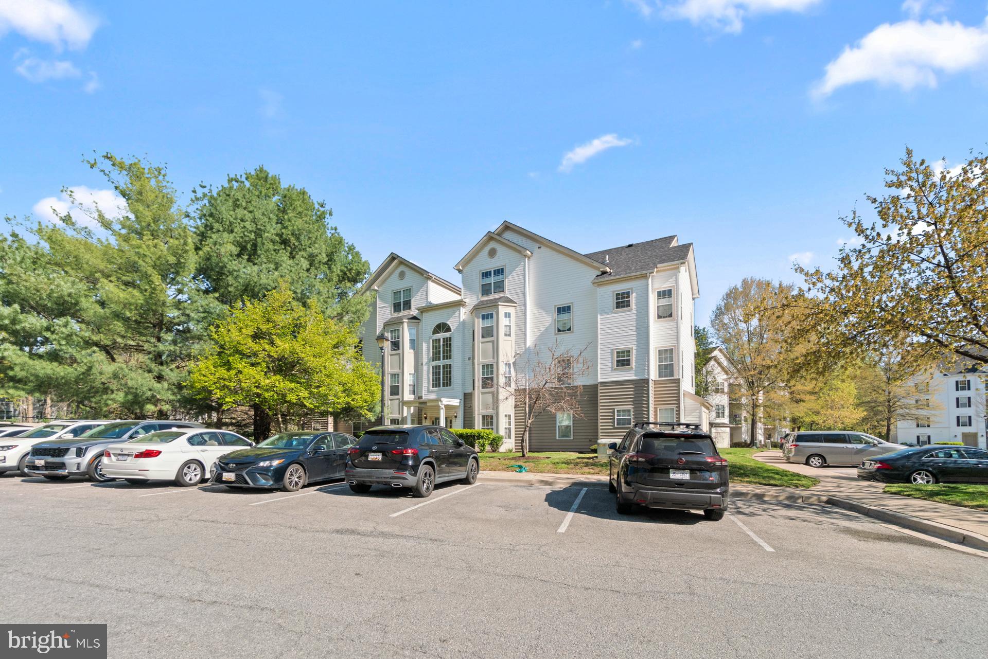 WOODLAND LAKE CONDO - Residential