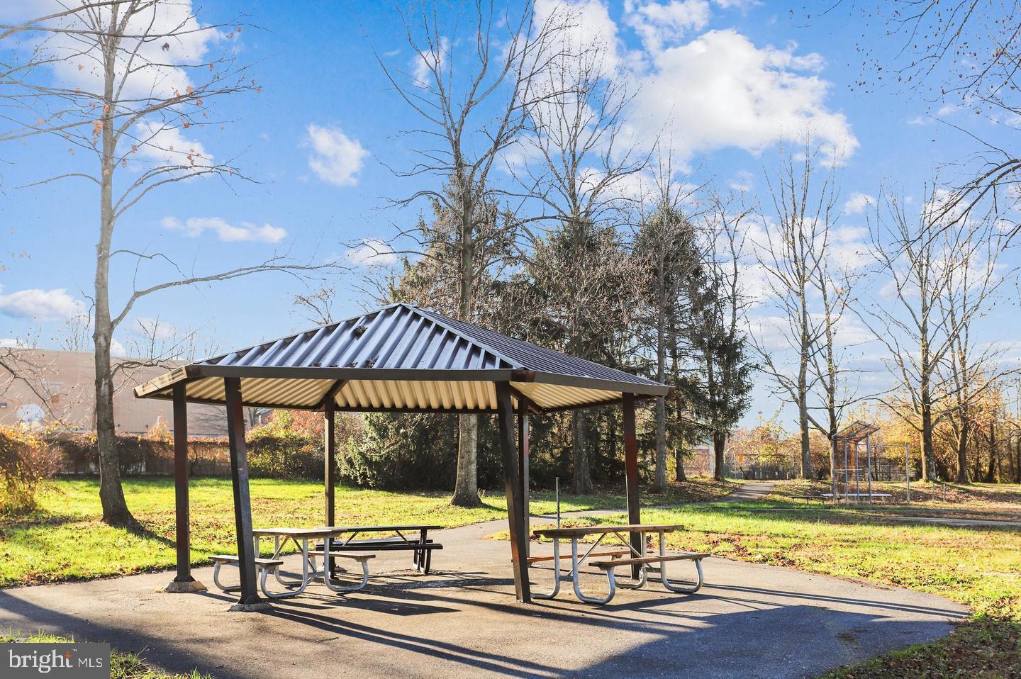 VISTAS AT LAKE ARBOR - Residential