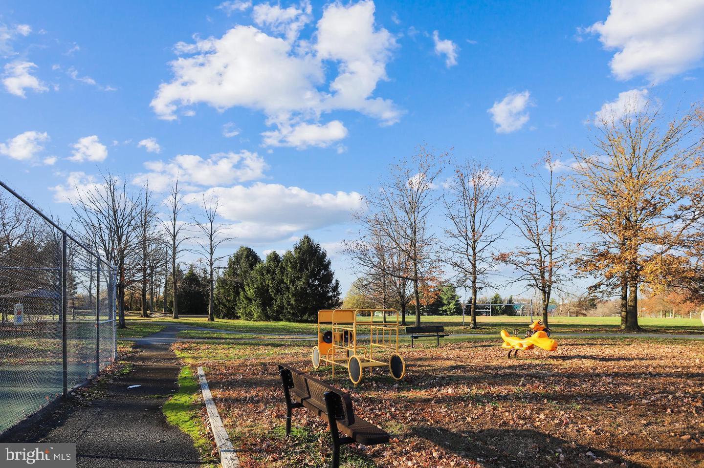 VISTAS AT LAKE ARBOR - Residential