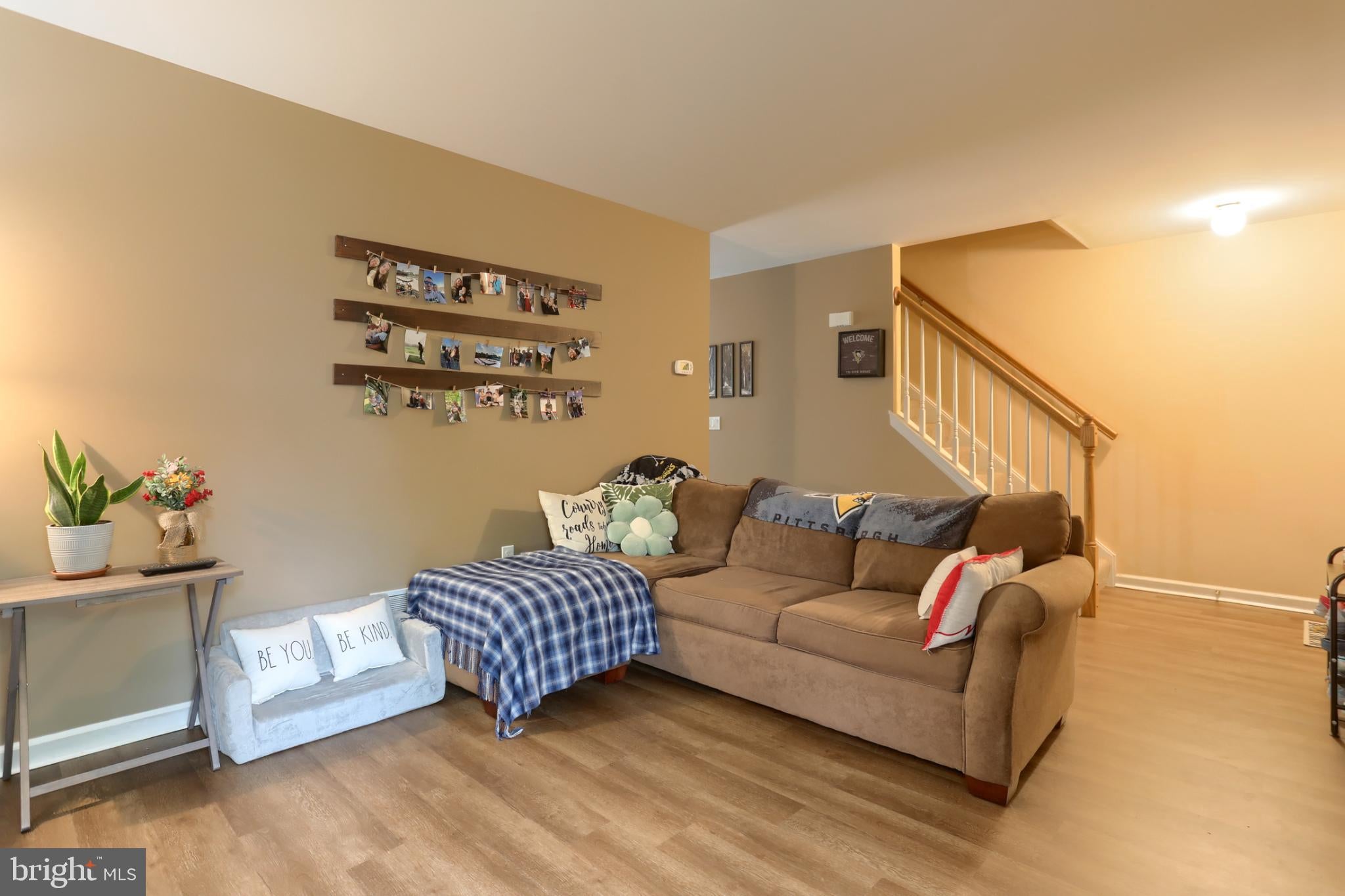 2017 ACORN DRIVE