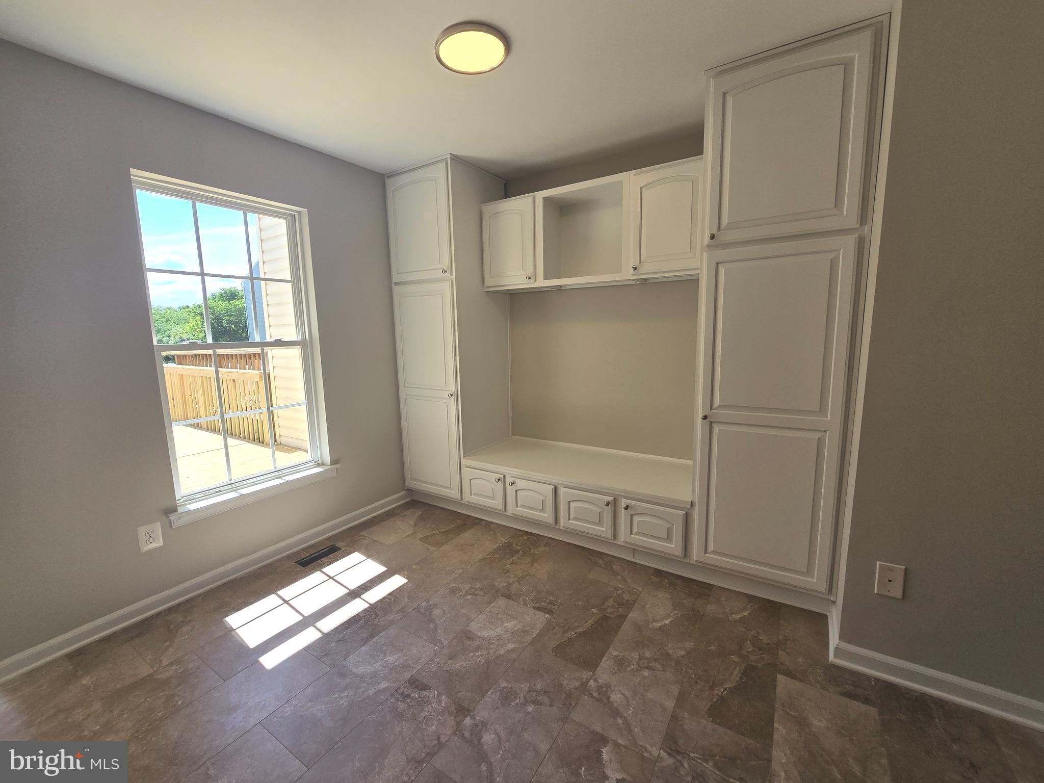 LAKELAND PLACE - Residential