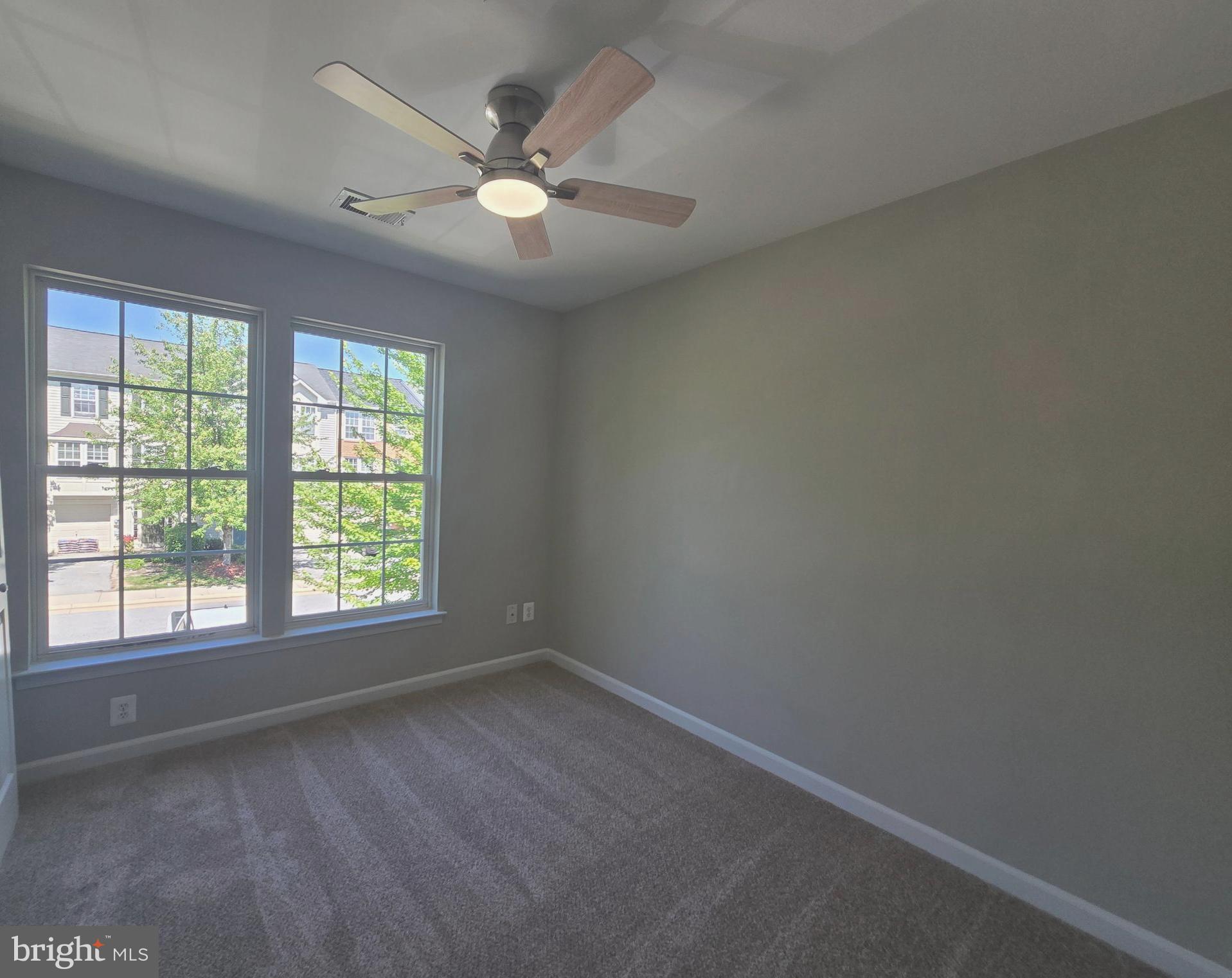 LAKELAND PLACE - Residential