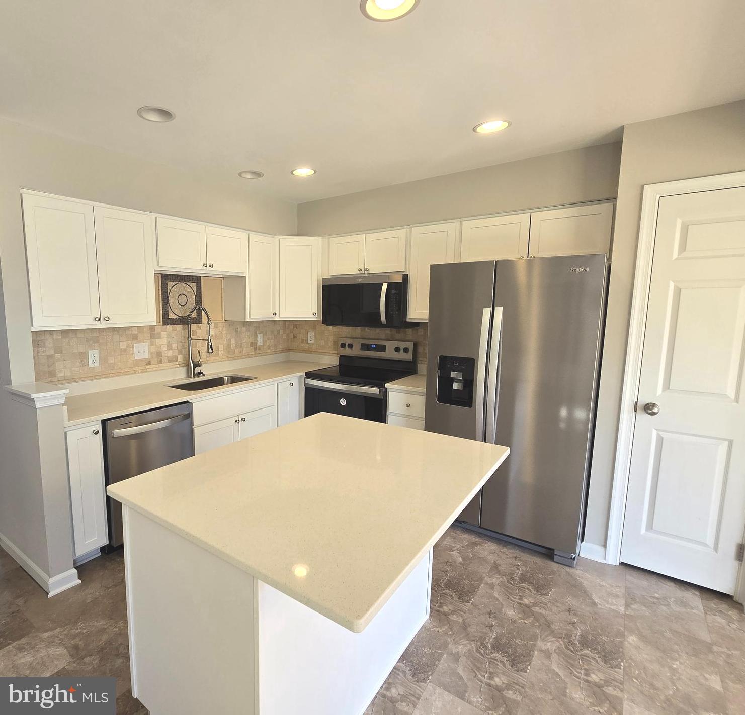 LAKELAND PLACE - Residential