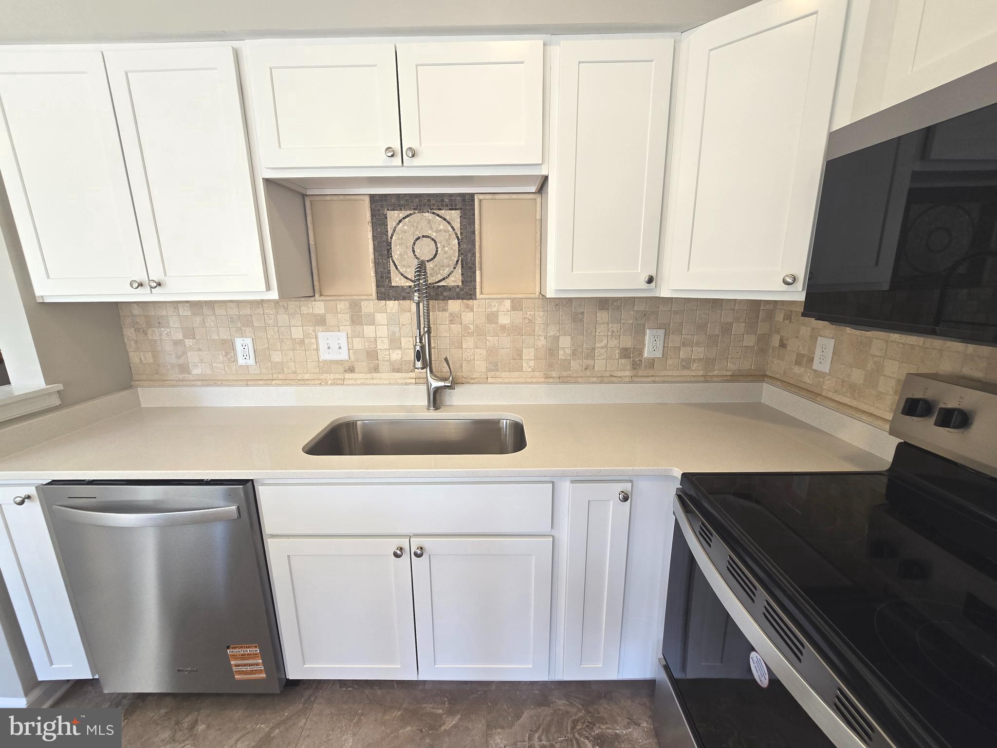 LAKELAND PLACE - Residential