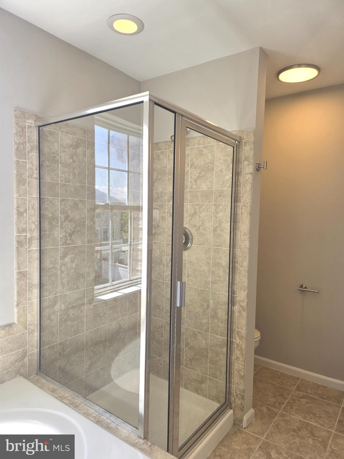 LAKELAND PLACE - Residential