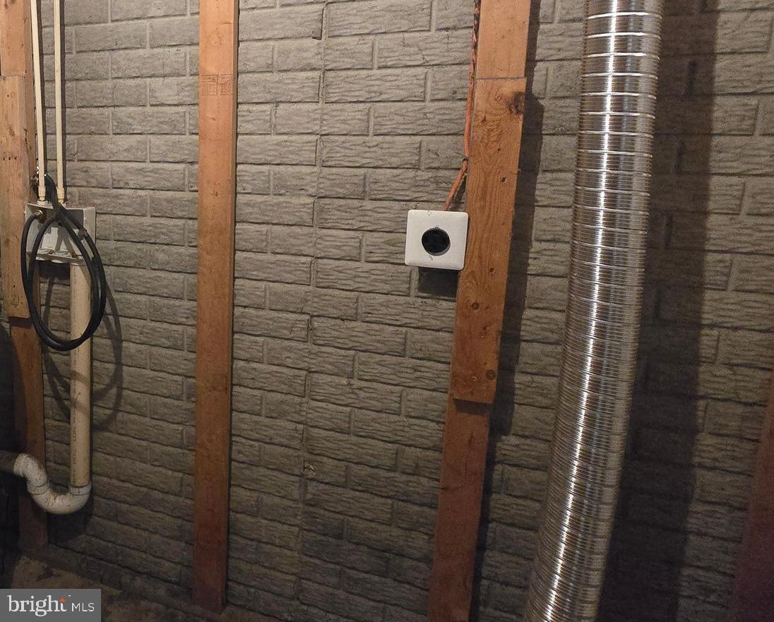 LAKELAND PLACE - Residential