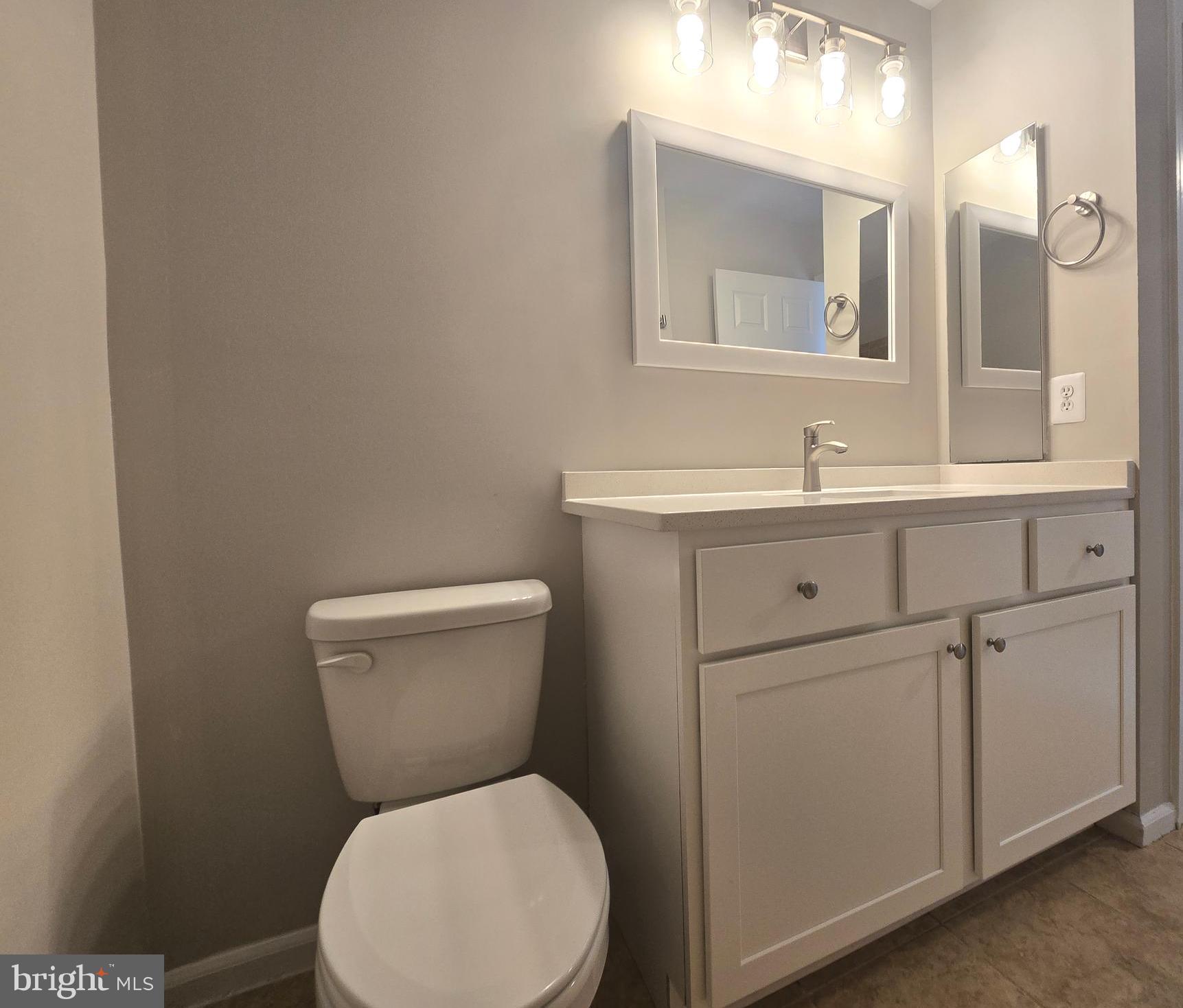 LAKELAND PLACE - Residential