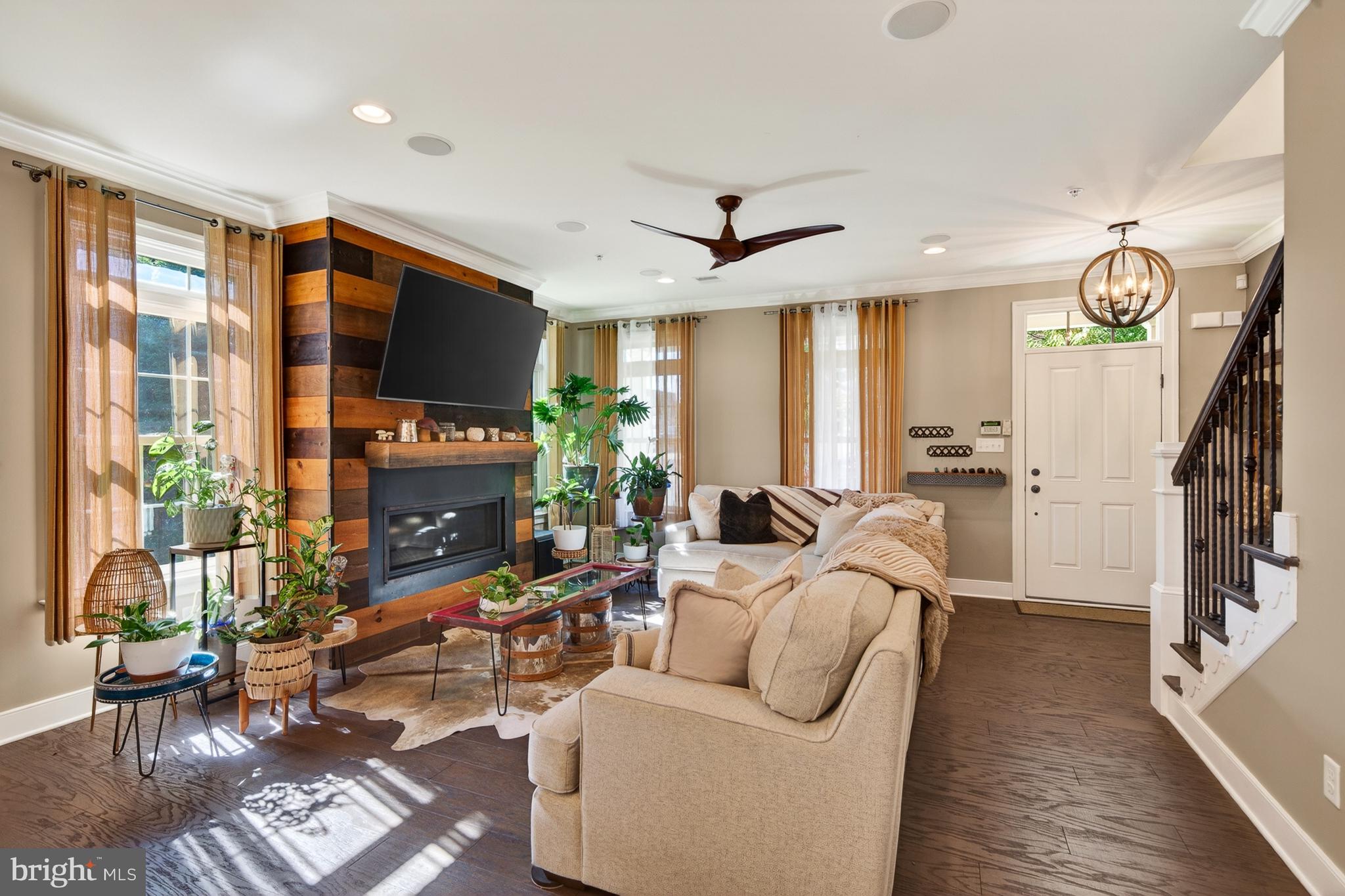 601 MAGNOLIA COURT