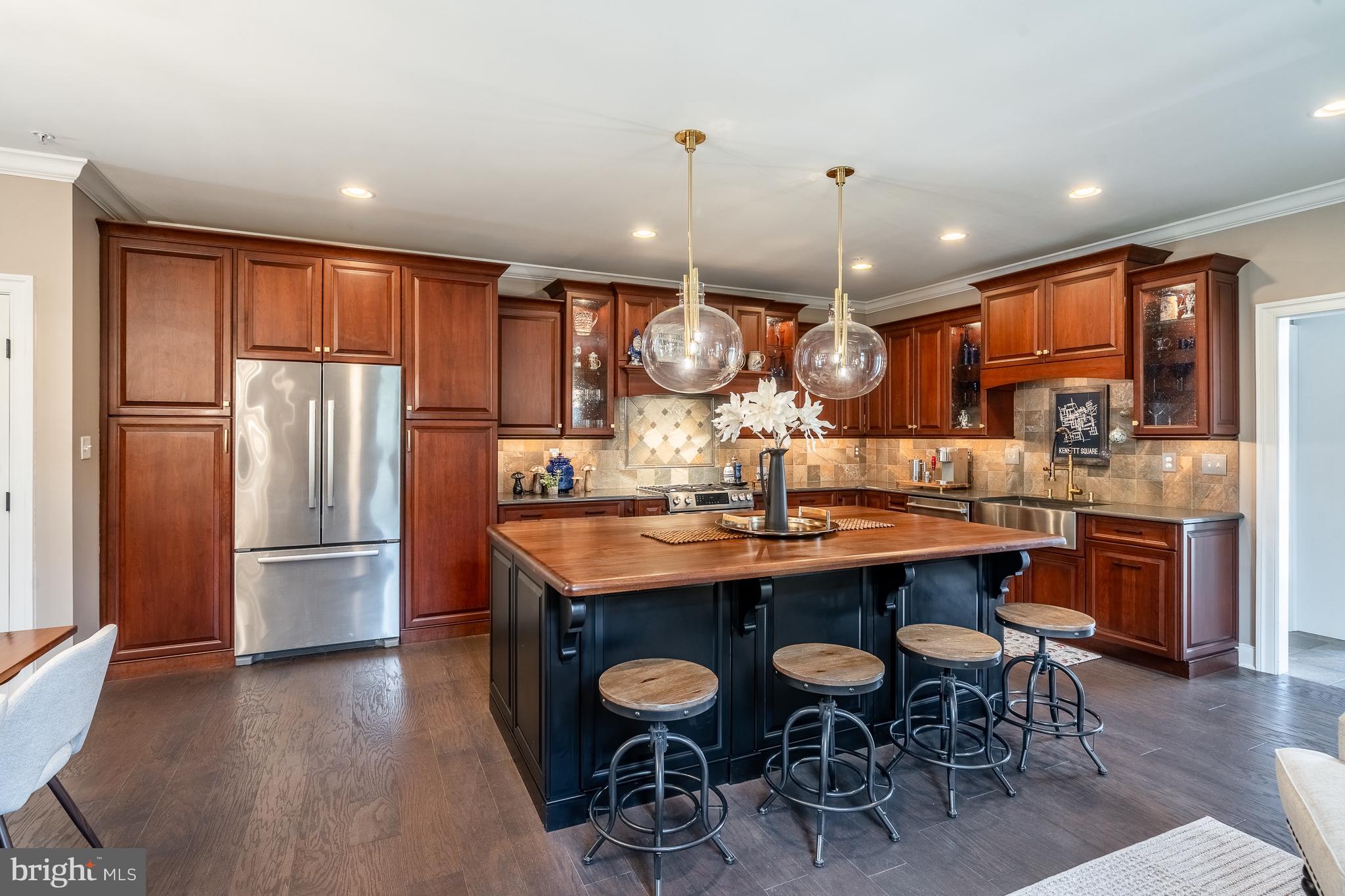 601 MAGNOLIA COURT