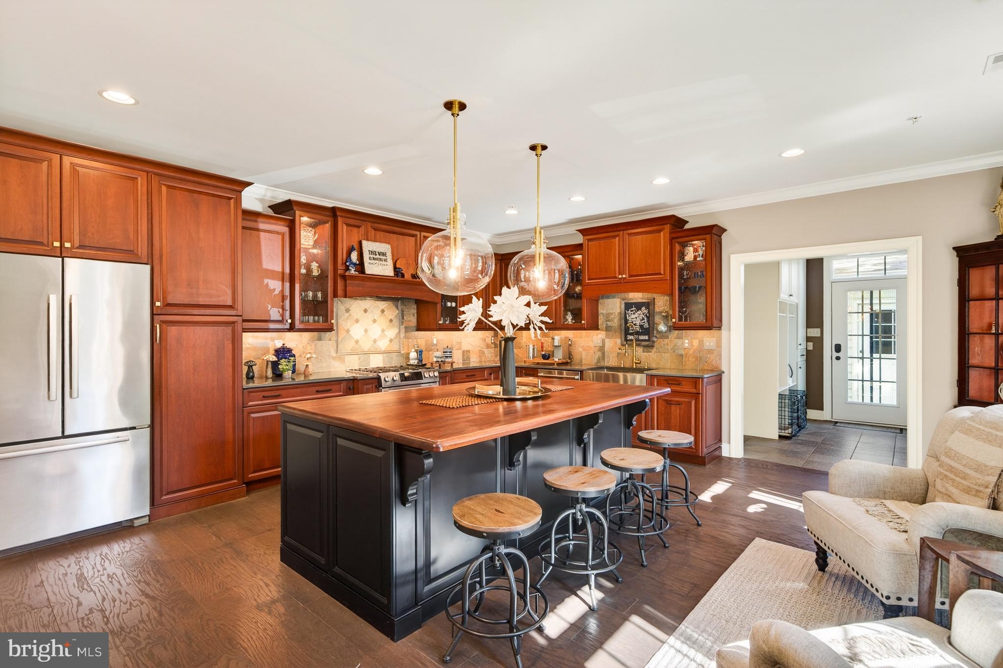 601 MAGNOLIA COURT