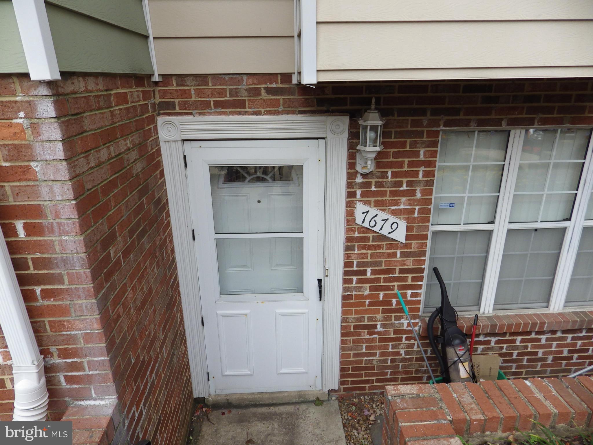 ARBORY CONDO-PHASE 9> - Residential Lease